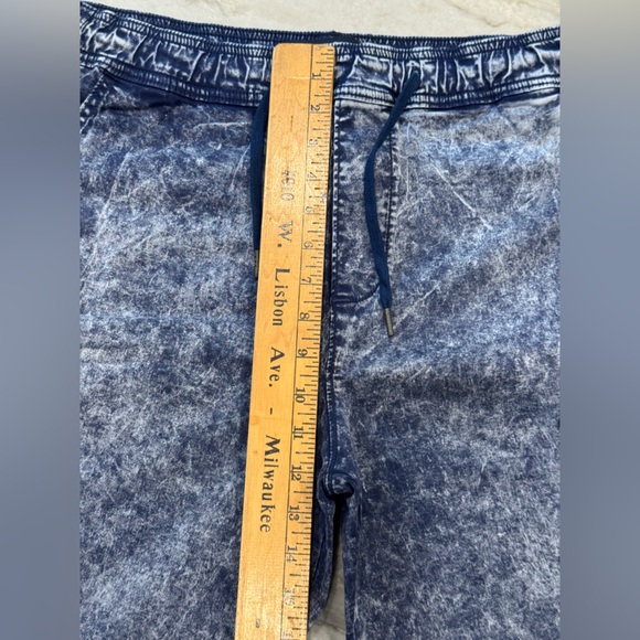 Hollister Indigo Blue Acid Wash Pull-on Flat Front Shorts - Picture 4 of 9